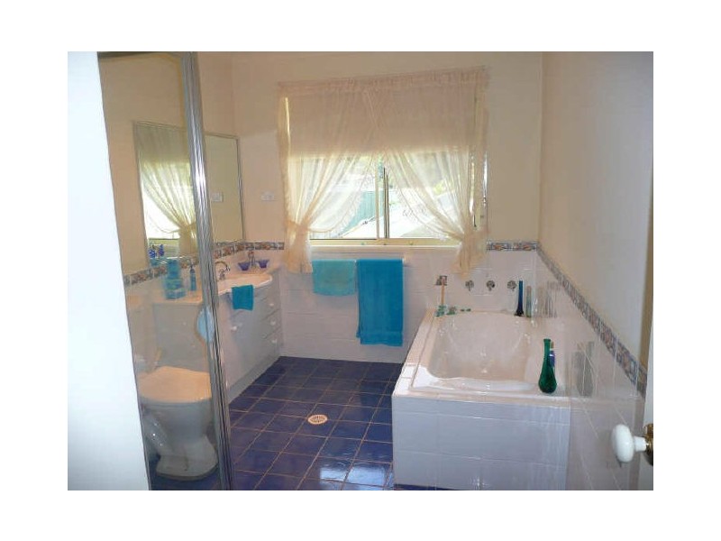 4 Henry Place, Kings Point NSW 2539