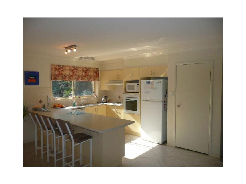 4 Henry Place, Kings Point NSW 2539
