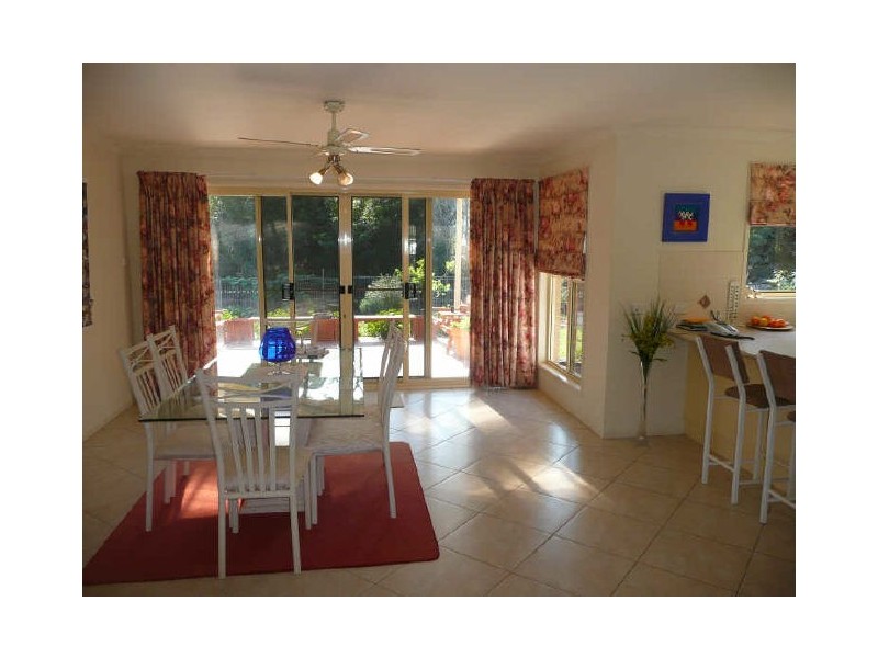 4 Henry Place, Kings Point NSW 2539