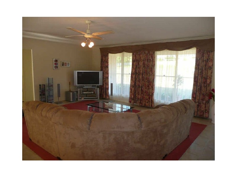 4 Henry Place, Kings Point NSW 2539