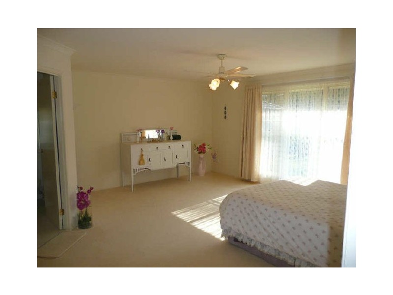 4 Henry Place, Kings Point NSW 2539