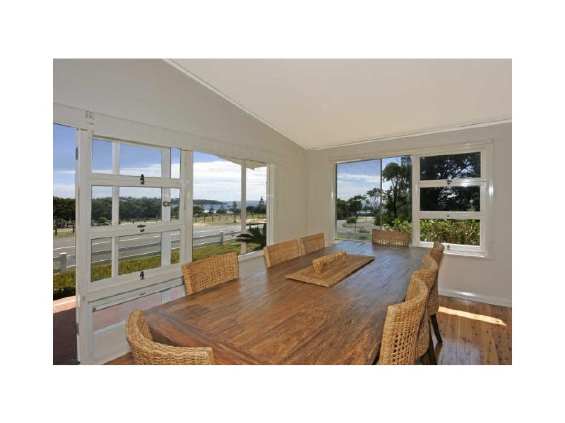 1 Davies Street, Mollymook NSW 2539