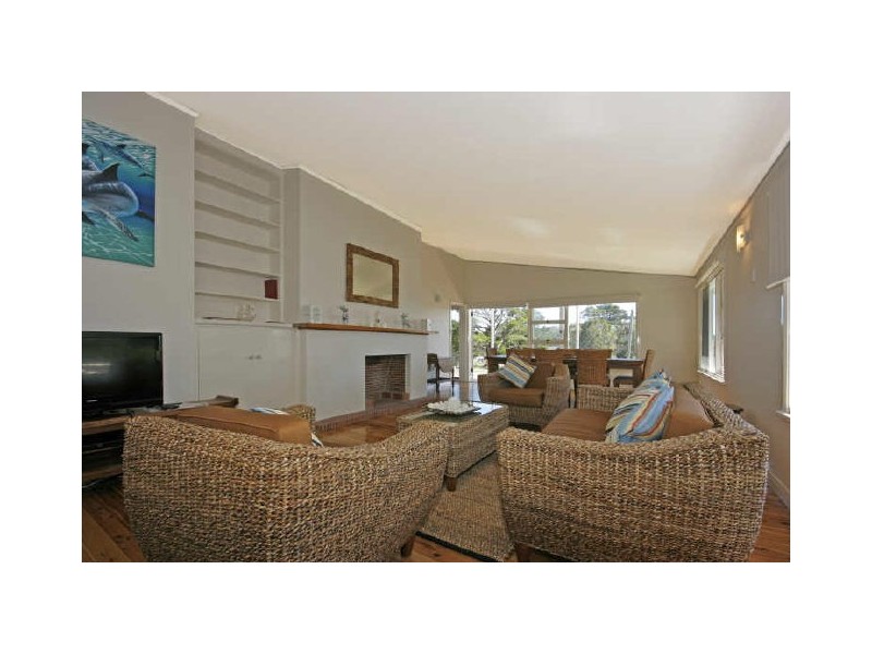 1 Davies Street, Mollymook NSW 2539