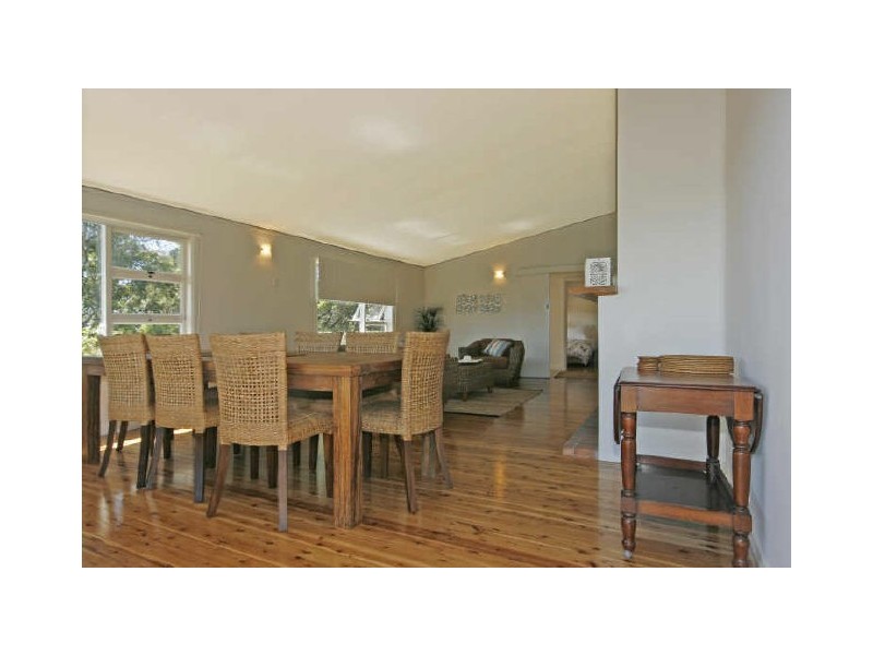 1 Davies Street, Mollymook NSW 2539