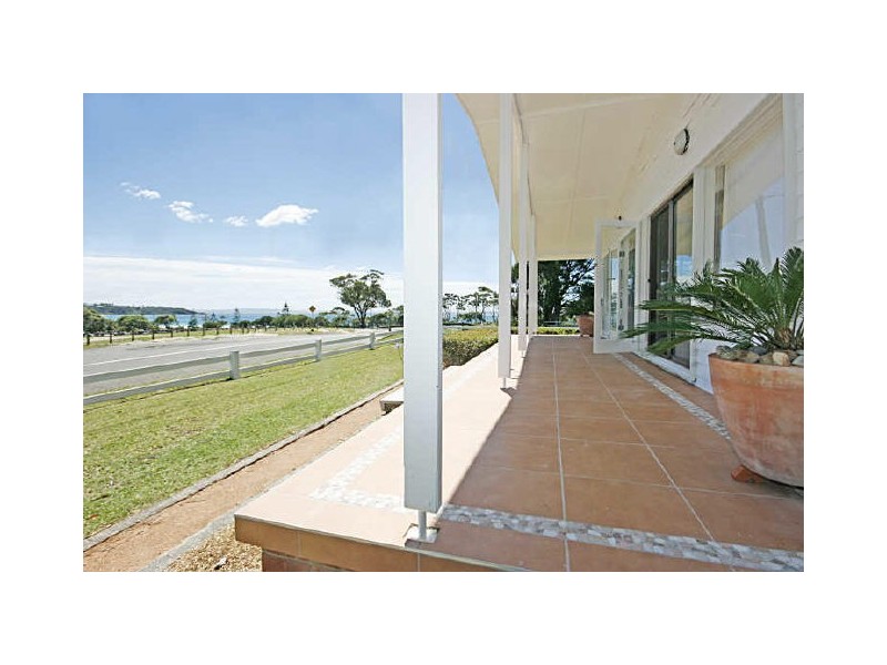 1 Davies Street, Mollymook NSW 2539