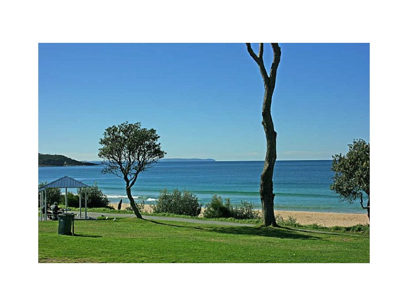 1 Davies Street, Mollymook NSW 2539