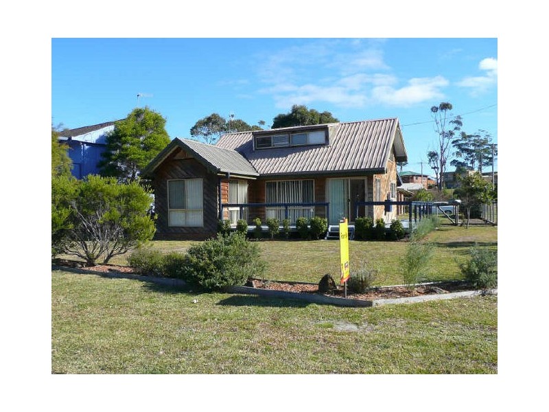 15 Portland Way, Lake Tabourie NSW 2539