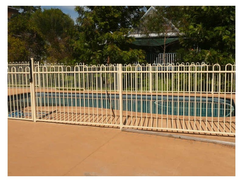 21 Beach Street, Lake Tabourie NSW 2539
