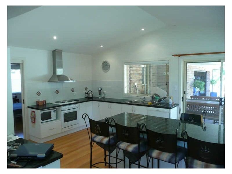 21 Beach Street, Lake Tabourie NSW 2539
