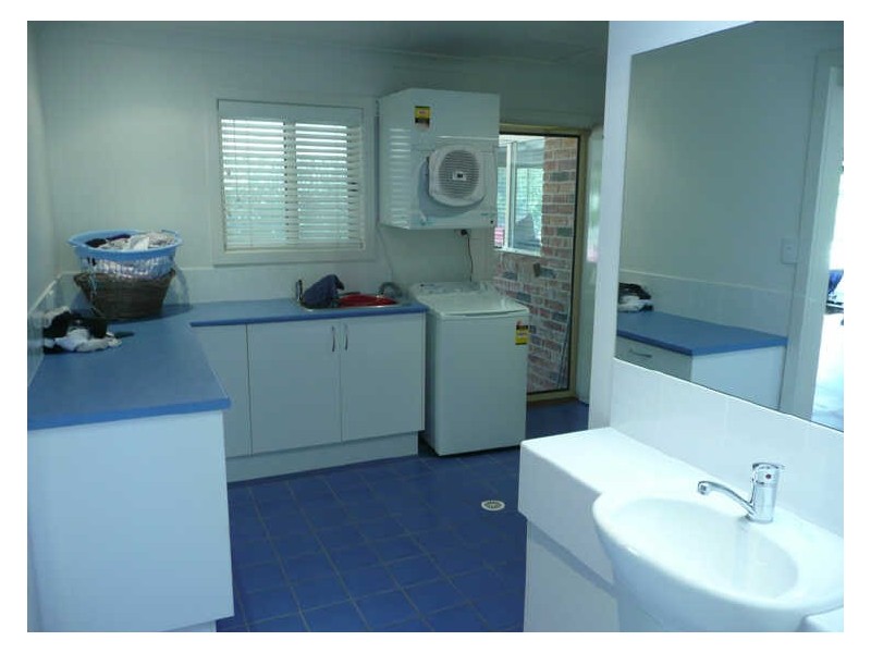 21 Beach Street, Lake Tabourie NSW 2539