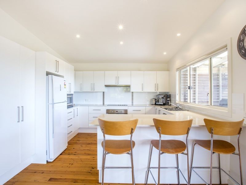 11 Riley Street, Mollymook NSW 2539