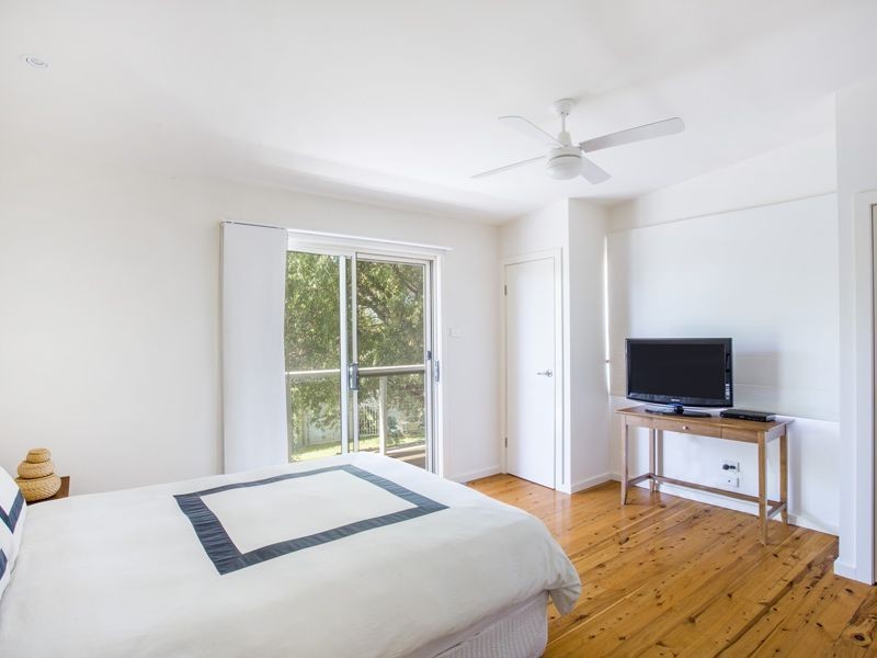 11 Riley Street, Mollymook NSW 2539