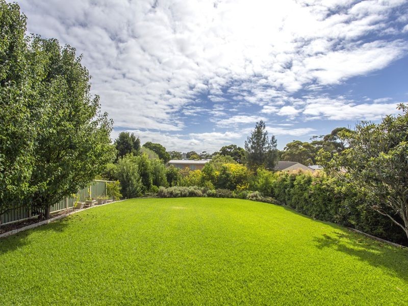 11 Riley Street, Mollymook NSW 2539