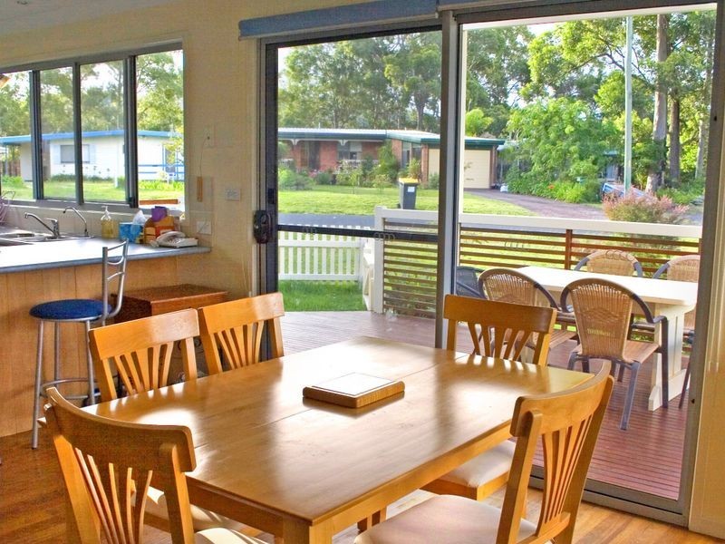 23 James Crescent, Kings Point NSW 2539