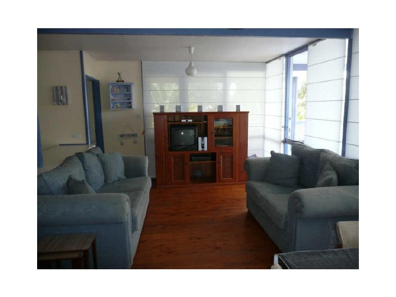 1 Surfers Avenue, Narrawallee NSW 2539