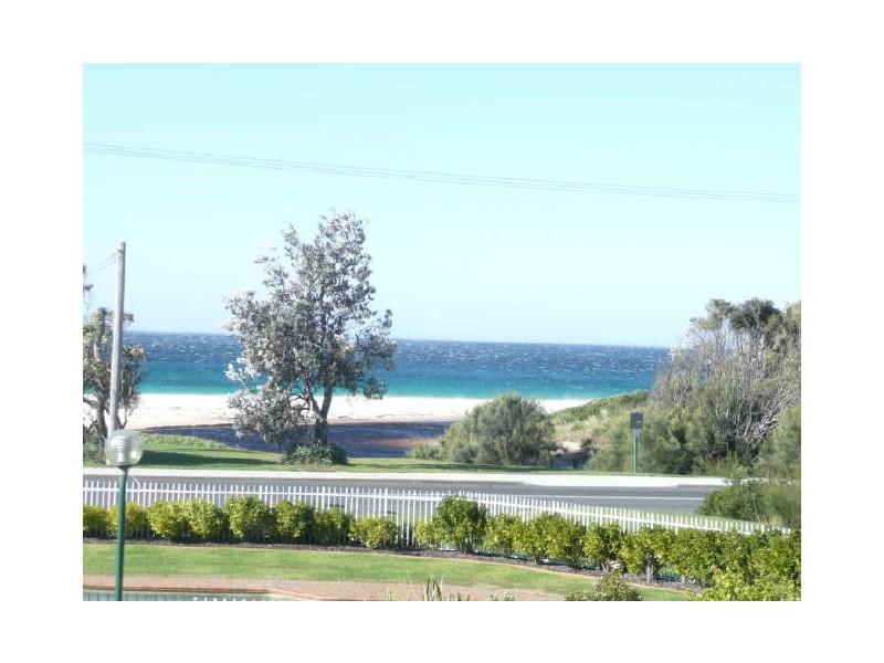 18/1A Mitchell Parade, Mollymook NSW 2539