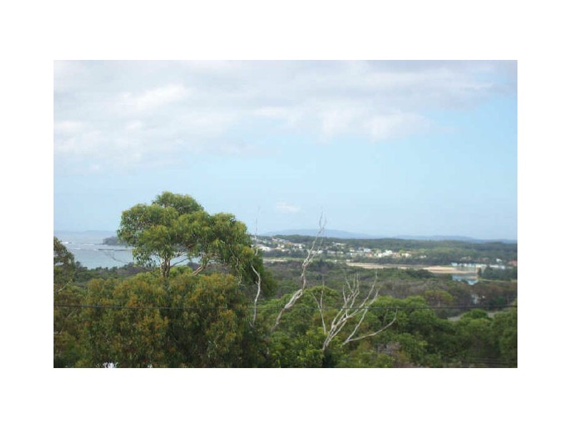 13 Braidwood Ave, Burrill Lake NSW 2539