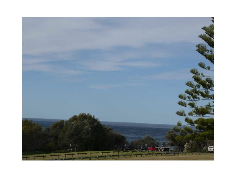 63 Seaside Parade, Dolphin Point NSW 2539