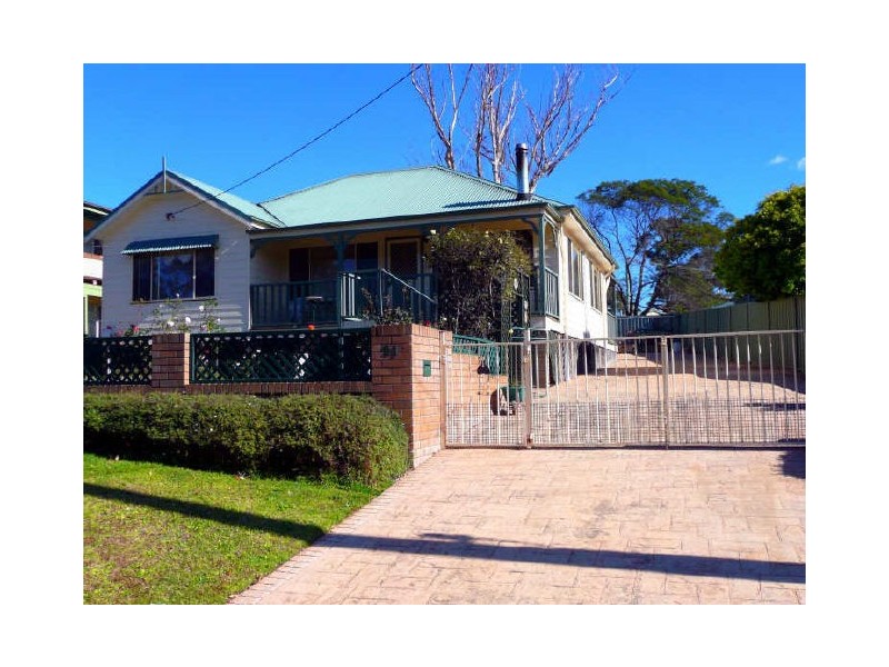 21 River Road, Lake Tabourie NSW 2539