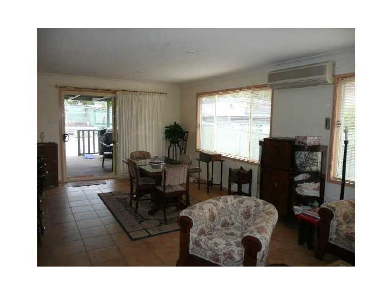21 River Road, Lake Tabourie NSW 2539