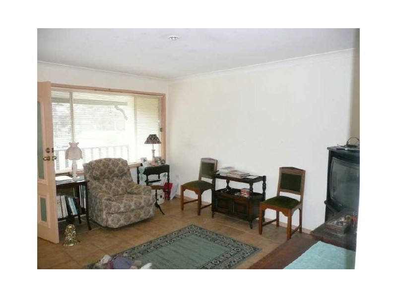 21 River Road, Lake Tabourie NSW 2539