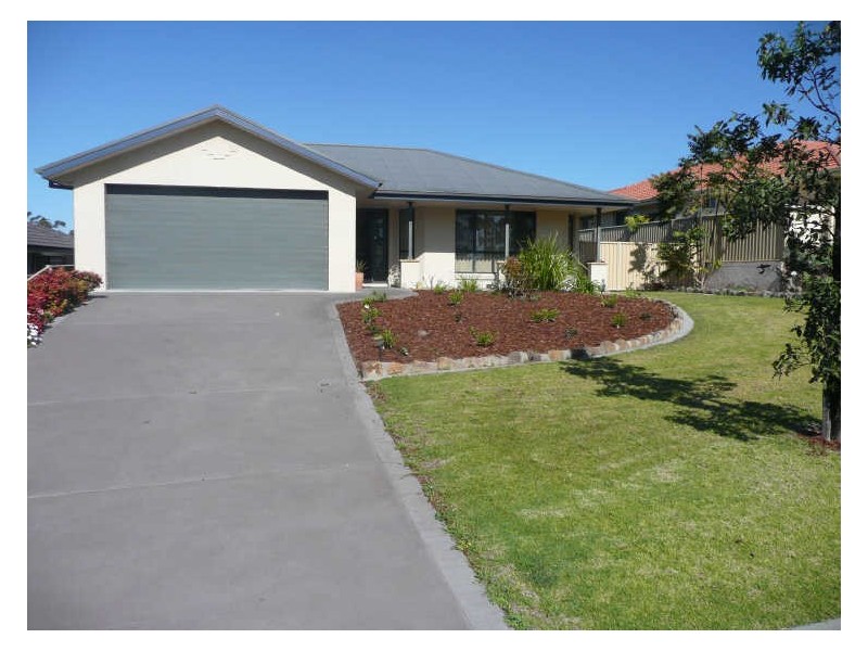19 Royal Mantle Drive, Ulladulla NSW 2539