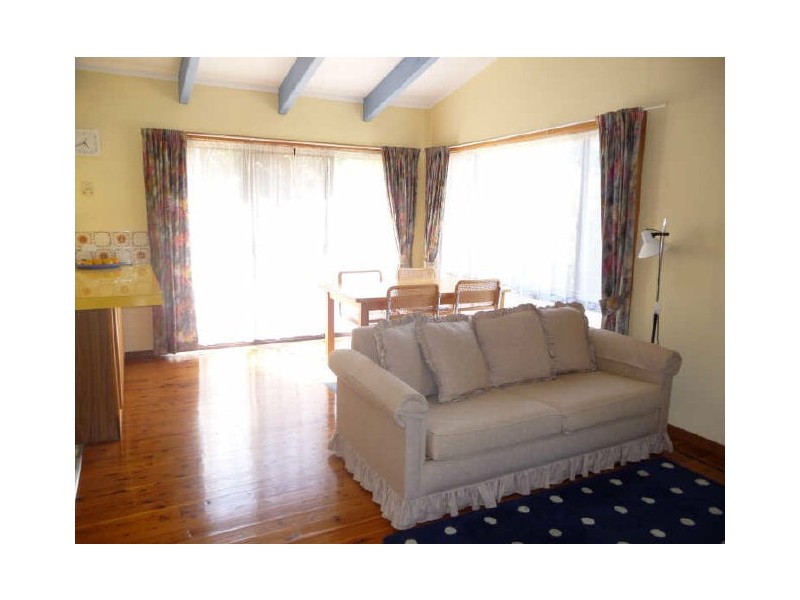 1 South Street, Lake Tabourie NSW 2539