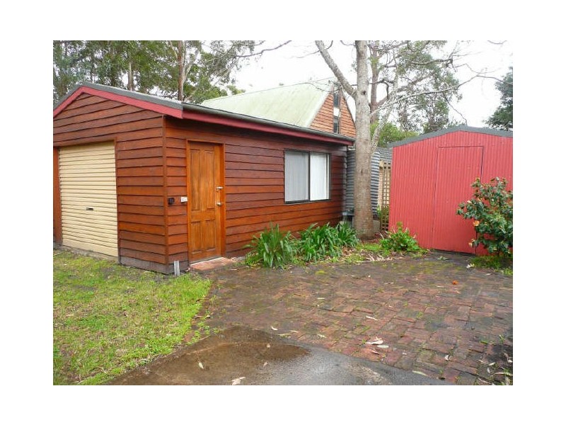 6 Beach Street, Lake Tabourie NSW 2539