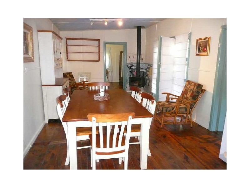 6 Beach Street, Lake Tabourie NSW 2539