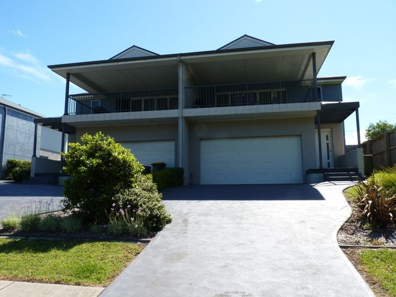 1/8 Wuru Drive, Burrill Lake NSW 2539