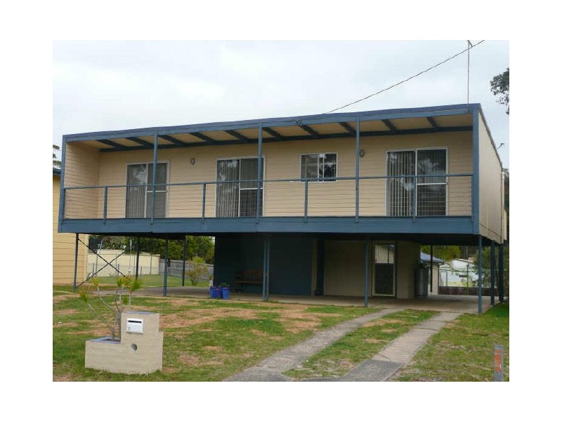 11 Bangalow Street, Narrawallee NSW 2539