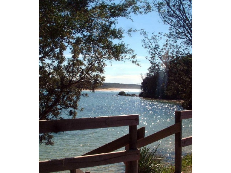 11 Bangalow Street, Narrawallee NSW 2539