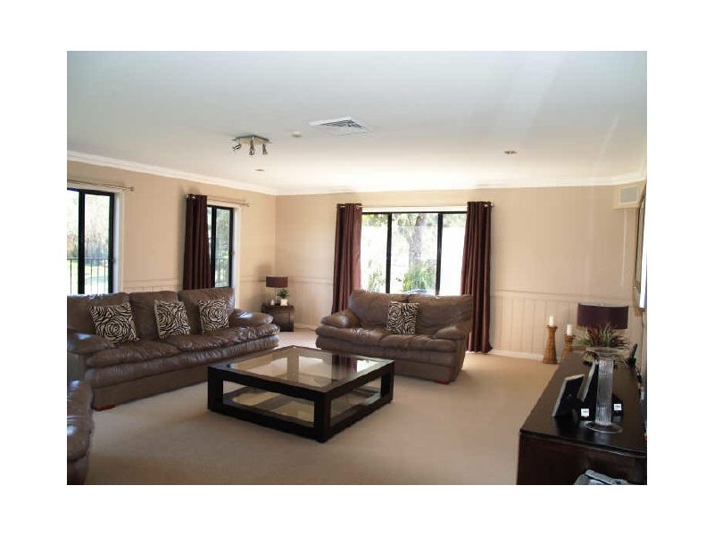 12 Ireland Street, Burrill Lake NSW 2539