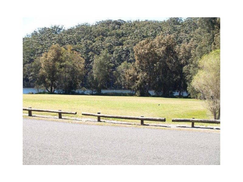 12 Ireland Street, Burrill Lake NSW 2539