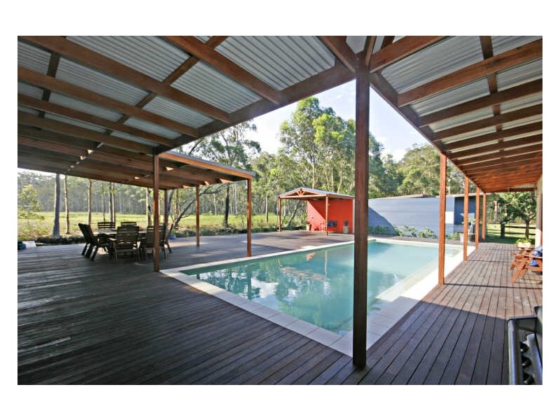 35 Princes Highway, Lake Tabourie NSW 2539