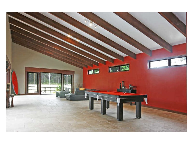 35 Princes Highway, Lake Tabourie NSW 2539