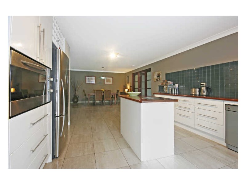 35 Princes Highway, Lake Tabourie NSW 2539