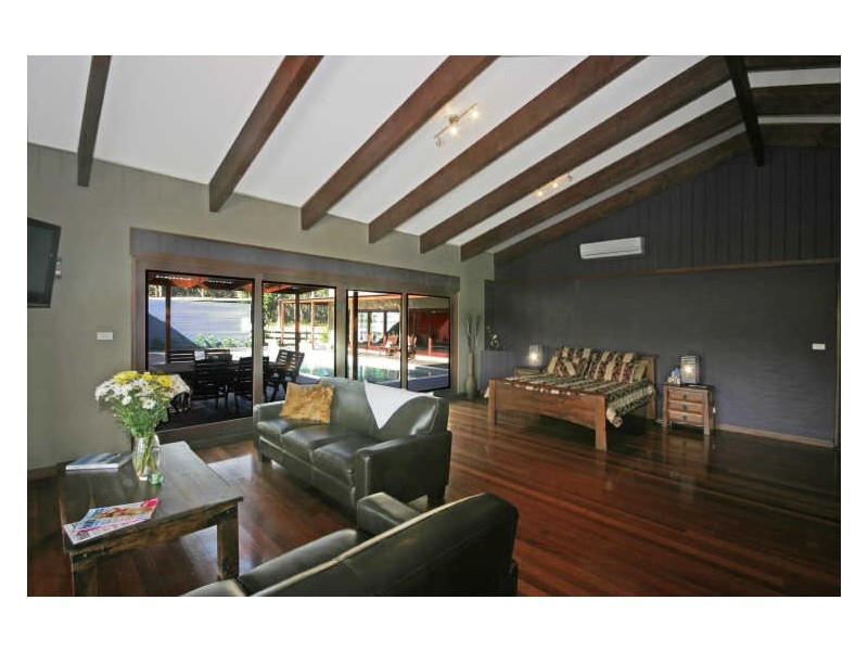 35 Princes Highway, Lake Tabourie NSW 2539