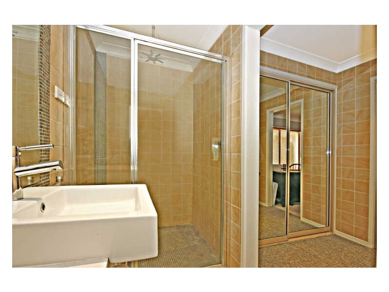 35 Princes Highway, Lake Tabourie NSW 2539