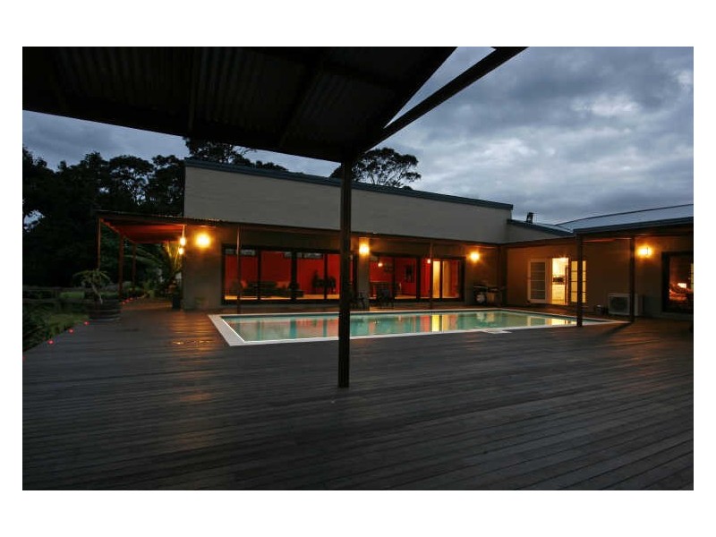 35 Princes Highway, Lake Tabourie NSW 2539
