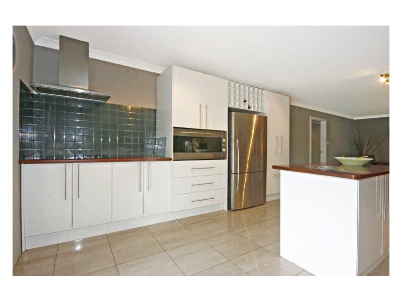 35 Princes Highway, Lake Tabourie NSW 2539