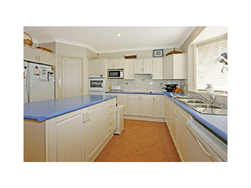 10 Royal Mantle Drive, Ulladulla NSW 2539