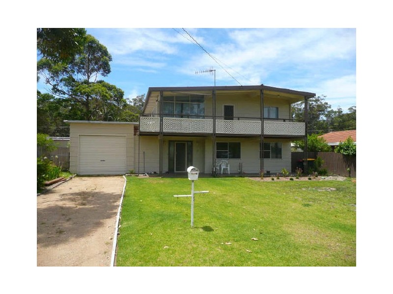 9 Venus Avenue, Lake Tabourie NSW 2539