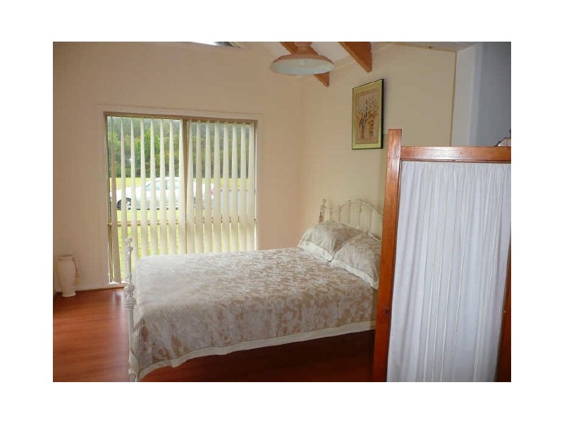 15 Portland Way, Lake Tabourie NSW 2539