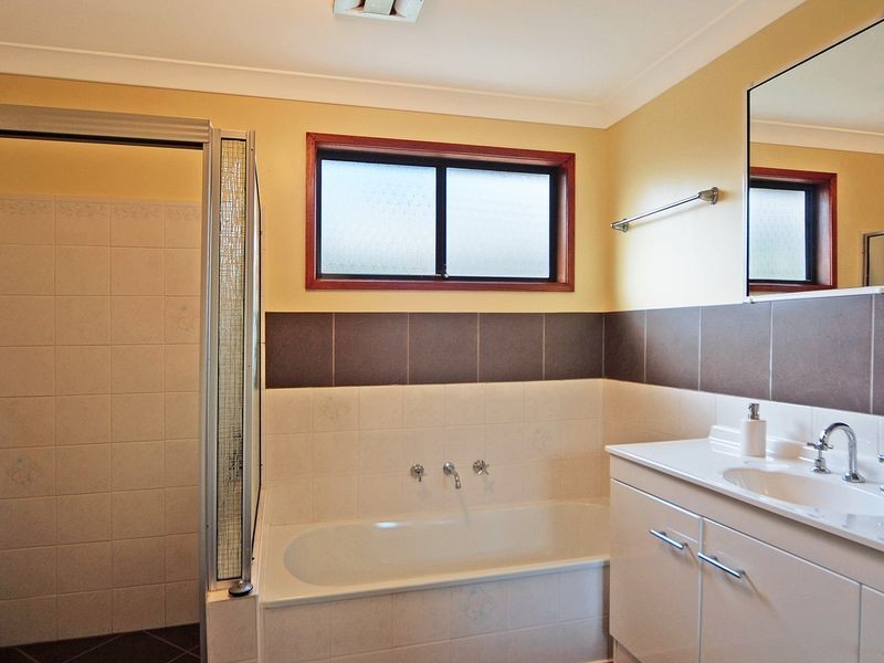 34 Queanbeyan Avenue, Burrill Lake NSW 2539