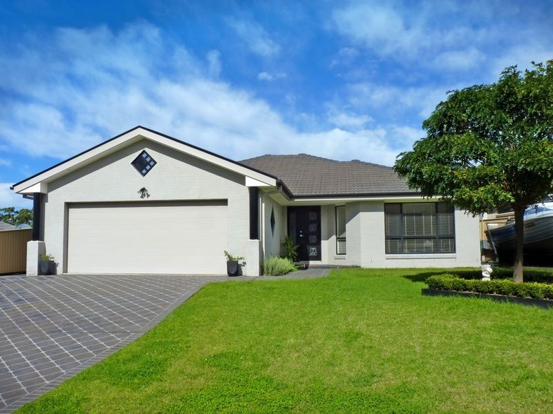 17 Royal Mantle Drive, Ulladulla NSW 2539