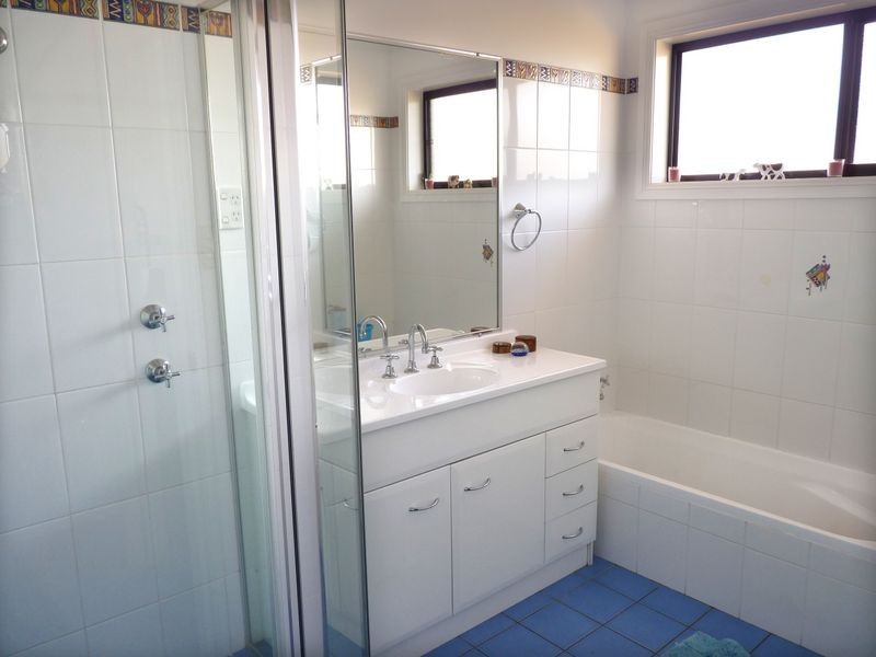 17 Royal Mantle Drive, Ulladulla NSW 2539