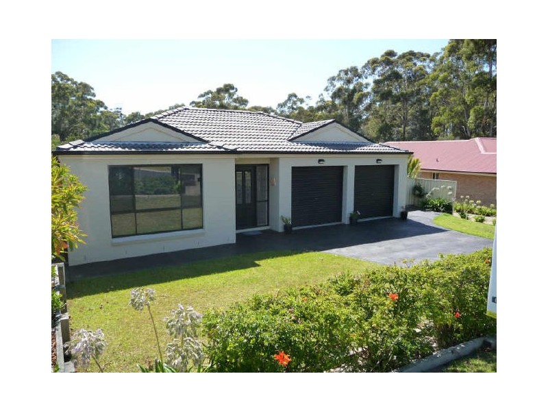 12 Royal Mantle Drive, Ulladulla NSW 2539