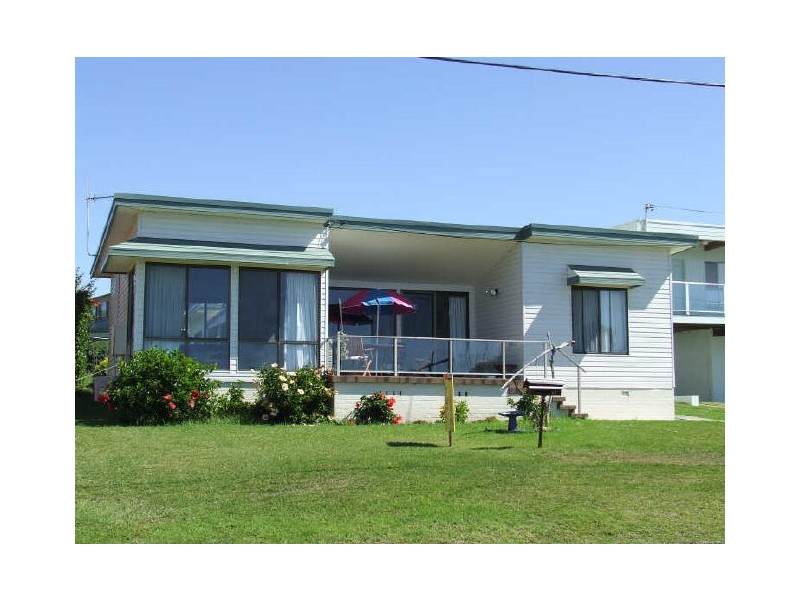 9 Seaside Parade, Dolphin Point NSW 2539