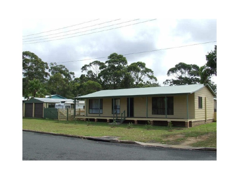 12 Venus Avenue, Lake Tabourie NSW 2539